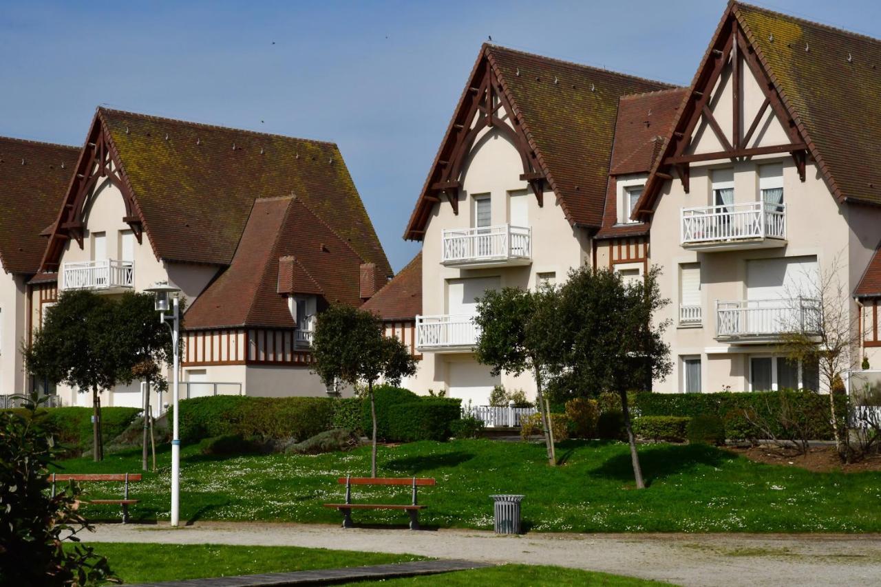 Jardin - A 50M De La Plage - Wifi - Parking Courseulles-sur-Mer Ngoại thất bức ảnh